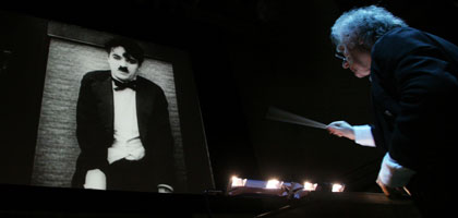 Carl Davis 'conducts' Chaplin